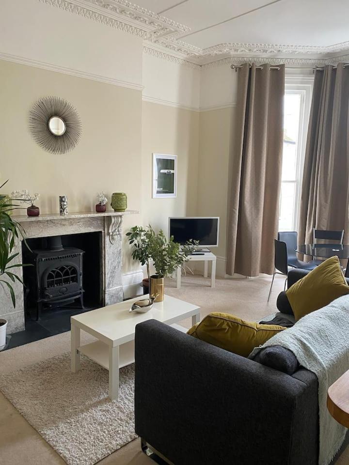 Elegant Spacious Apartment In Heart Of St Leonards Hastings Exterior photo